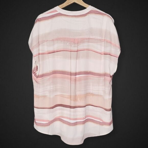 Woman's Torrid Watercolor Georgette Zip Front Top 0 12 Peach Stripes - Picture 4 of 9